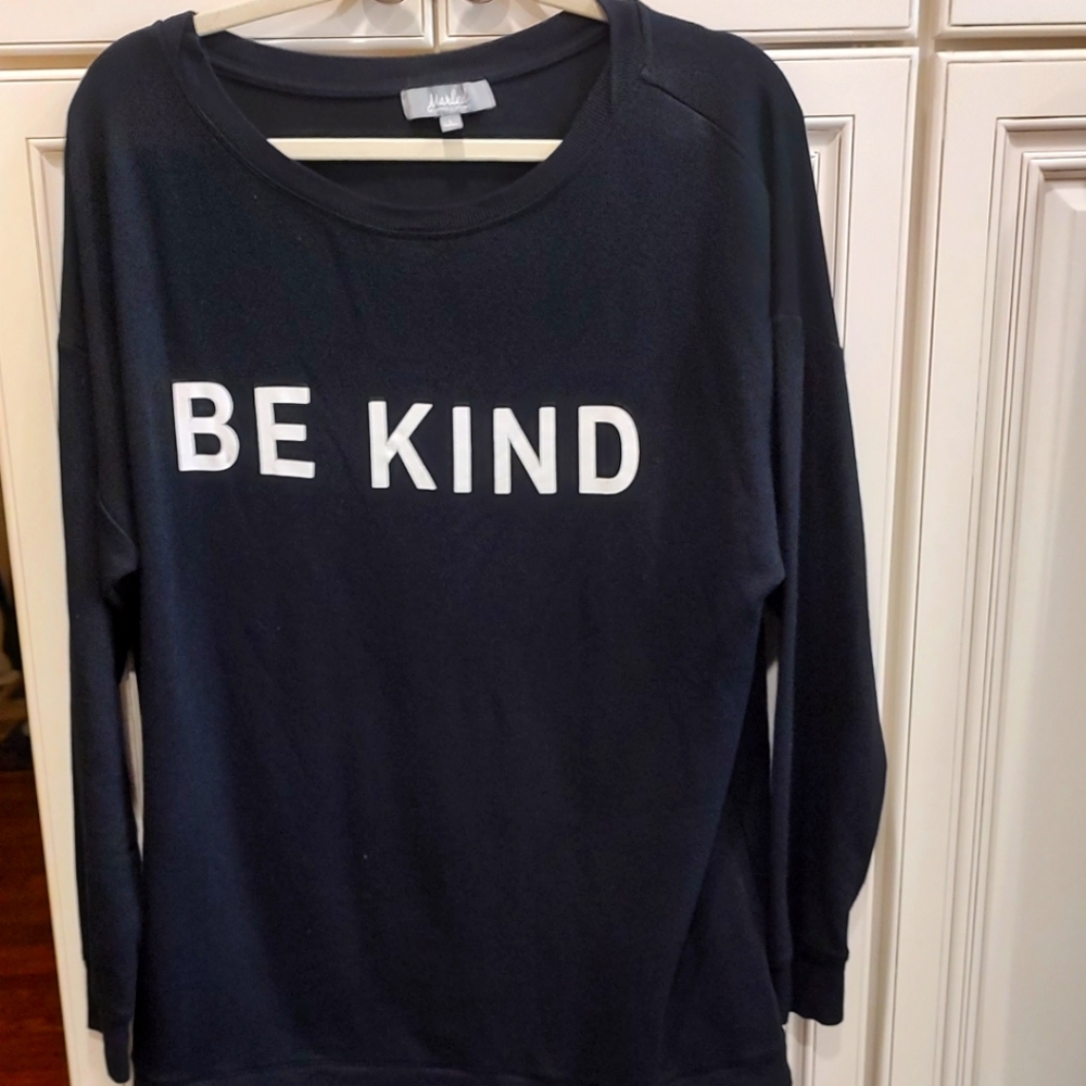 Women's Black BE KIND Sweatshirt